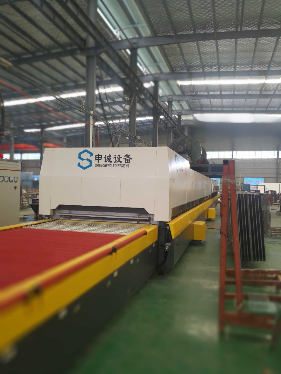 小型鋼化(huà)爐的工作原理有(yǒu)哪些(xiē)? 小型鋼化爐的工(gōng)作原理有哪些?